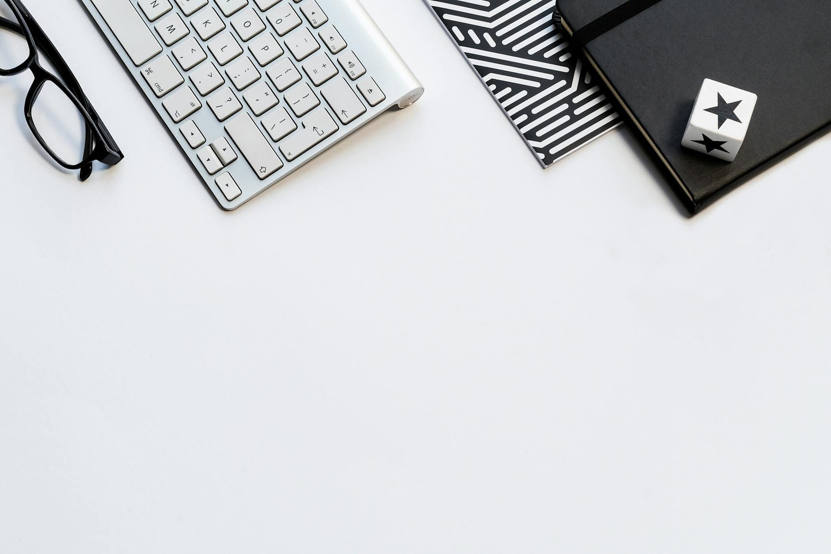 Evergreen Launch Systems for Tiny Email Lists: Proven Tactics to Convert Subscribers into Paying Customers 22 minimalist home office workspace setup