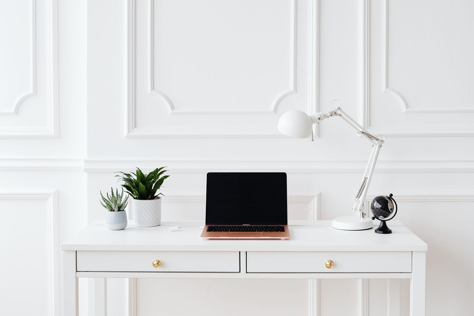 Anonymous Email Marketing: How To Build A Profitable List Without Putting Your Face — Or Your Privacy — On The Line 2 a laptop on a table