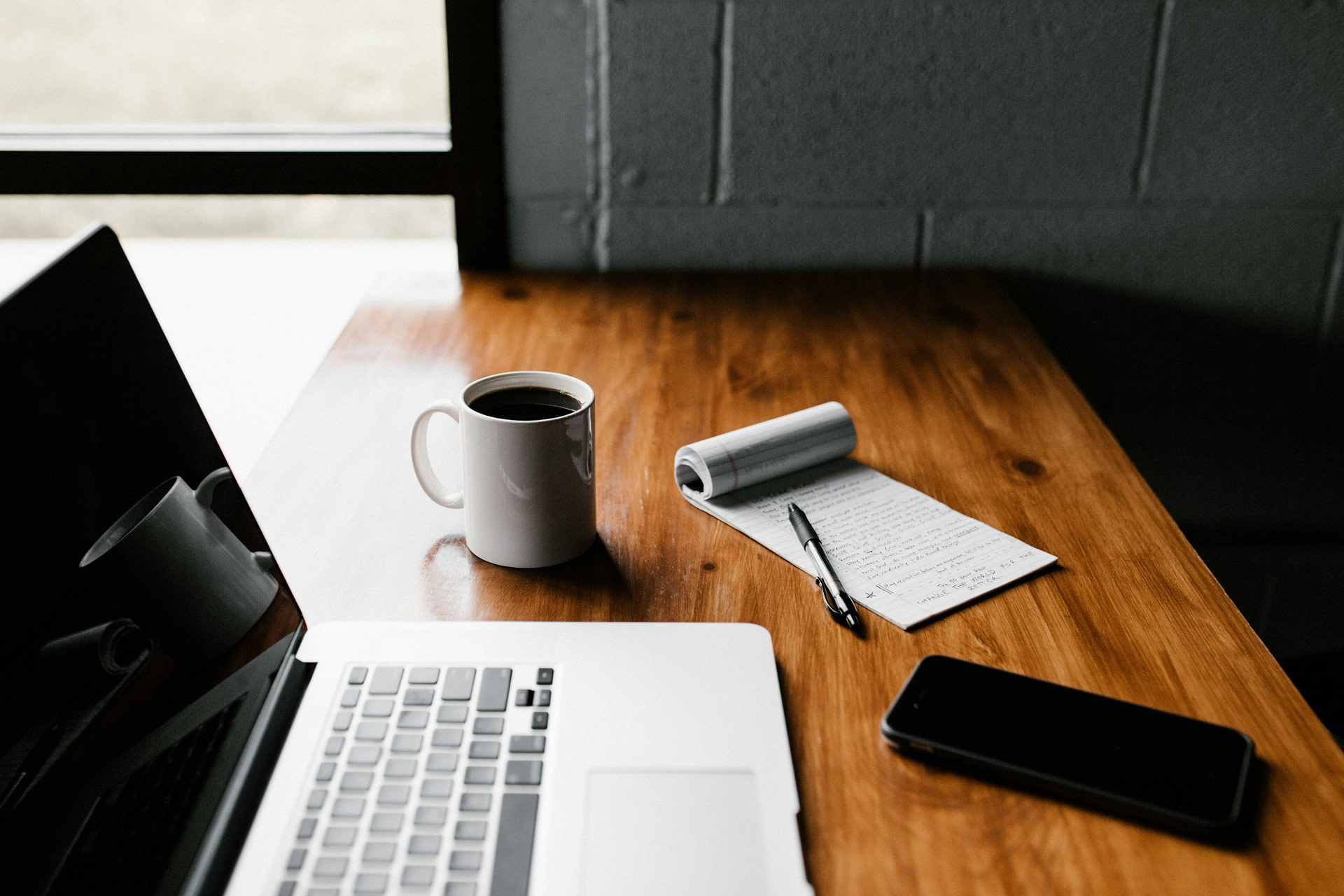 10 Essential Tips for Middle-Aged Beginners Starting a Blog 3 www.angelinamihaylov.com