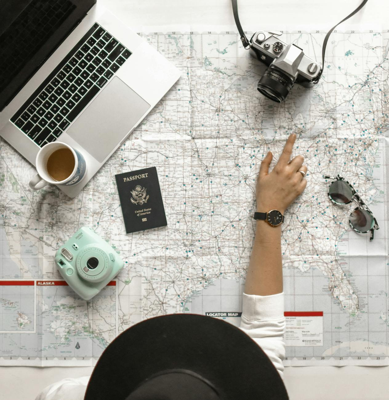 Discover why most bloggers fail at keyword targeting and the simple 3-step fix that doubles organic search traffic. Boost your SEO rankings today! person pointing a location on the map